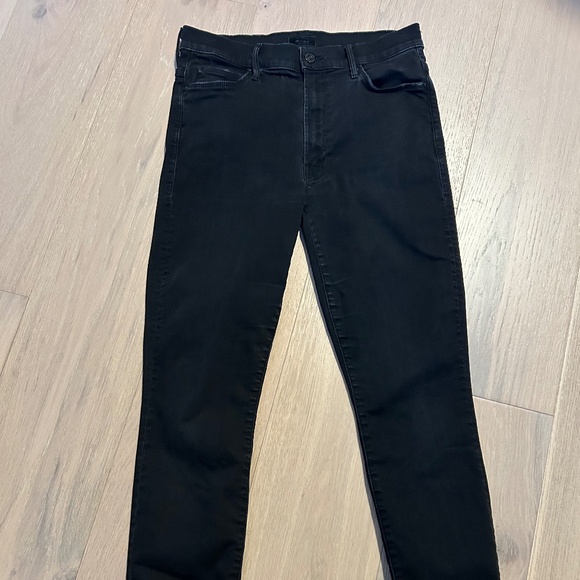 MOTHER Black The Stunner Zip Ankle Step Fray Distressed Jeans Size 27 Trendy! - Picture 2 of 5